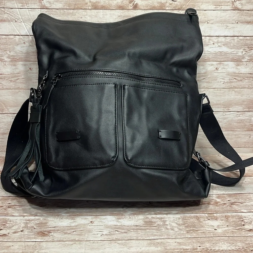 Sherpani Petra Crossbody Black Foldover Top Like New Condition
